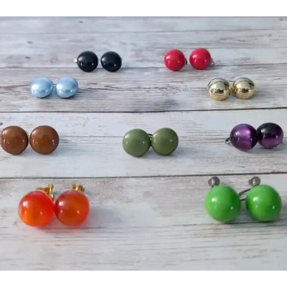 Bundle of 9 Vintage Clip On Earrings / Screw On Earrings - Retro - About 5/8" - Picture 1 of 15
